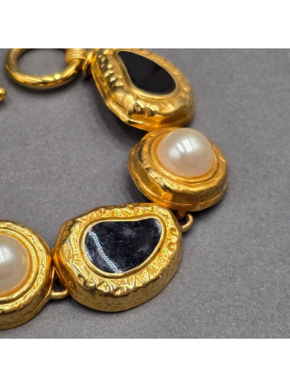 Vintage Gold Tone Black Enamel Faux Pearl Bracelet 7" Panel Link Statement - Picture 3 of 10